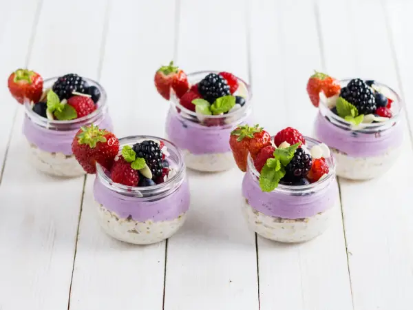 overnight oats with fruit and blueberry SKYR img-0948.jpg